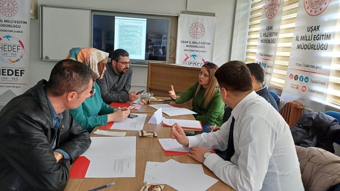 Milli Eğitim Bakanlığına bağlı Din Öğretimi Genel Müdürlüğünce yönetilen Hedef LGS YKS projesinin Uşak ili mart ayı toplantısı ve çalıştayı gerçekleştirildi.