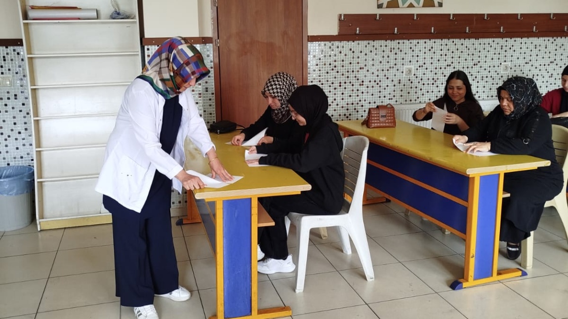 8/B sınıfıyla yapmış olduğumuz öğrenci-veli etkinliğimizden kareler..